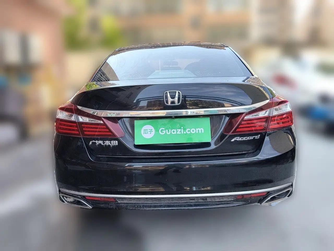 Honda Accord 2016 2.0L Elite Edition — миниатюра 5