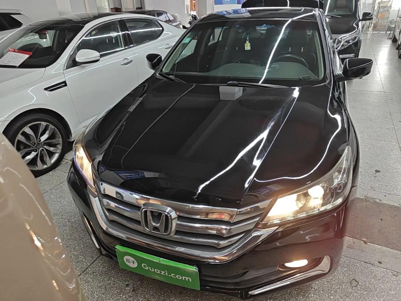 Honda Accord 2015 2.0L LX Comfort Edition — миниатюра 2