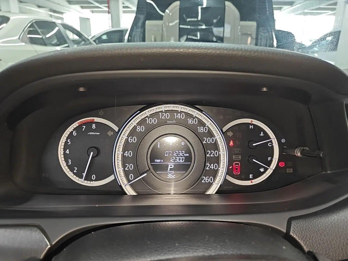 Honda Accord 2015 2.0L LX Comfort Edition — миниатюра 19