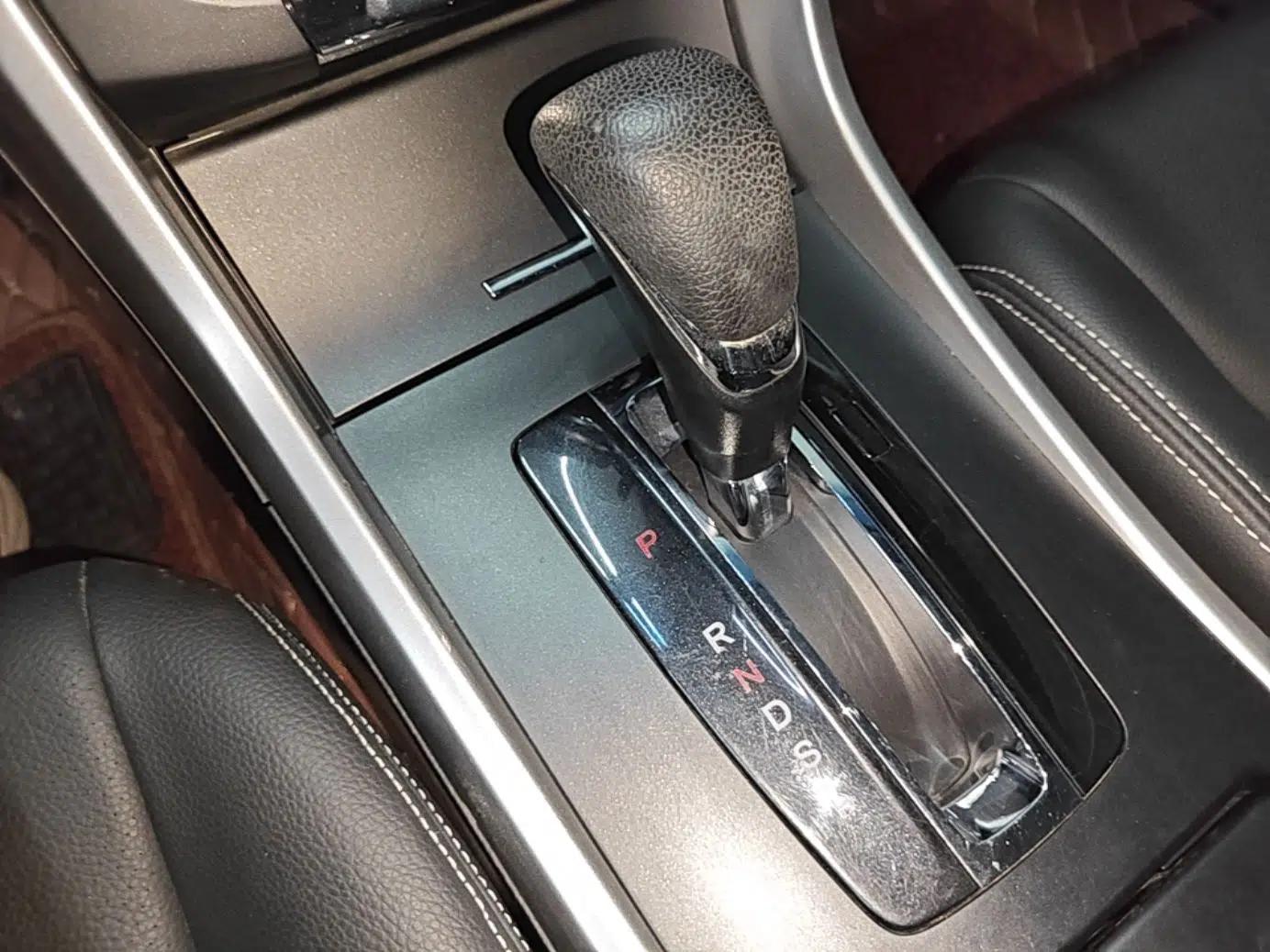 Honda Accord 2015 2.0L LX Comfort Edition — миниатюра 21
