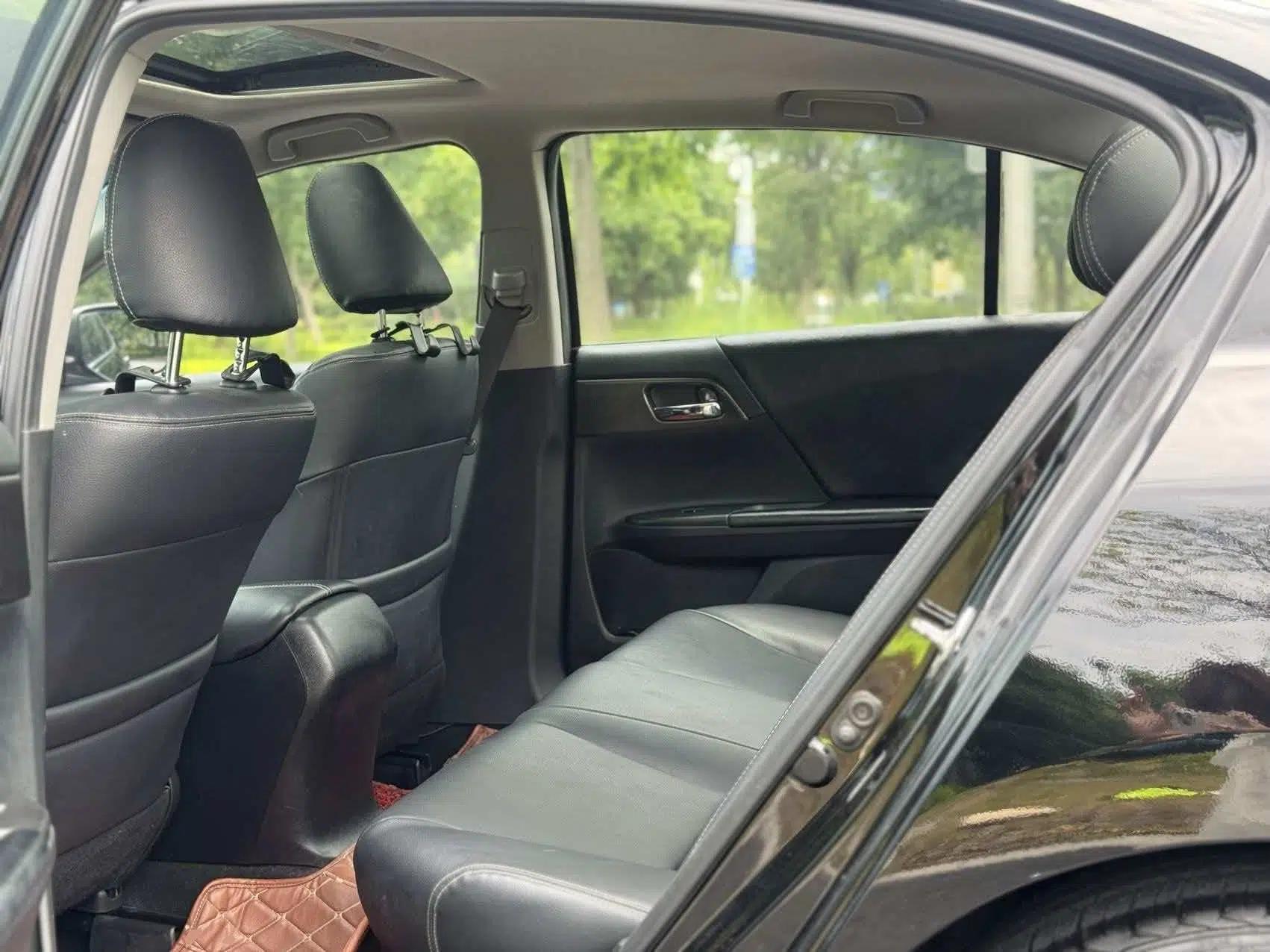 Honda Accord 2015 2.0L LX Comfort Edition — миниатюра 25