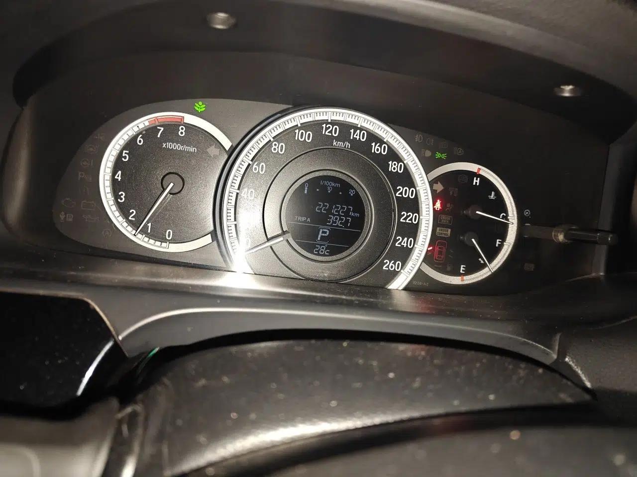 Honda Accord 2016 2.0L Comfort Edition — миниатюра 12