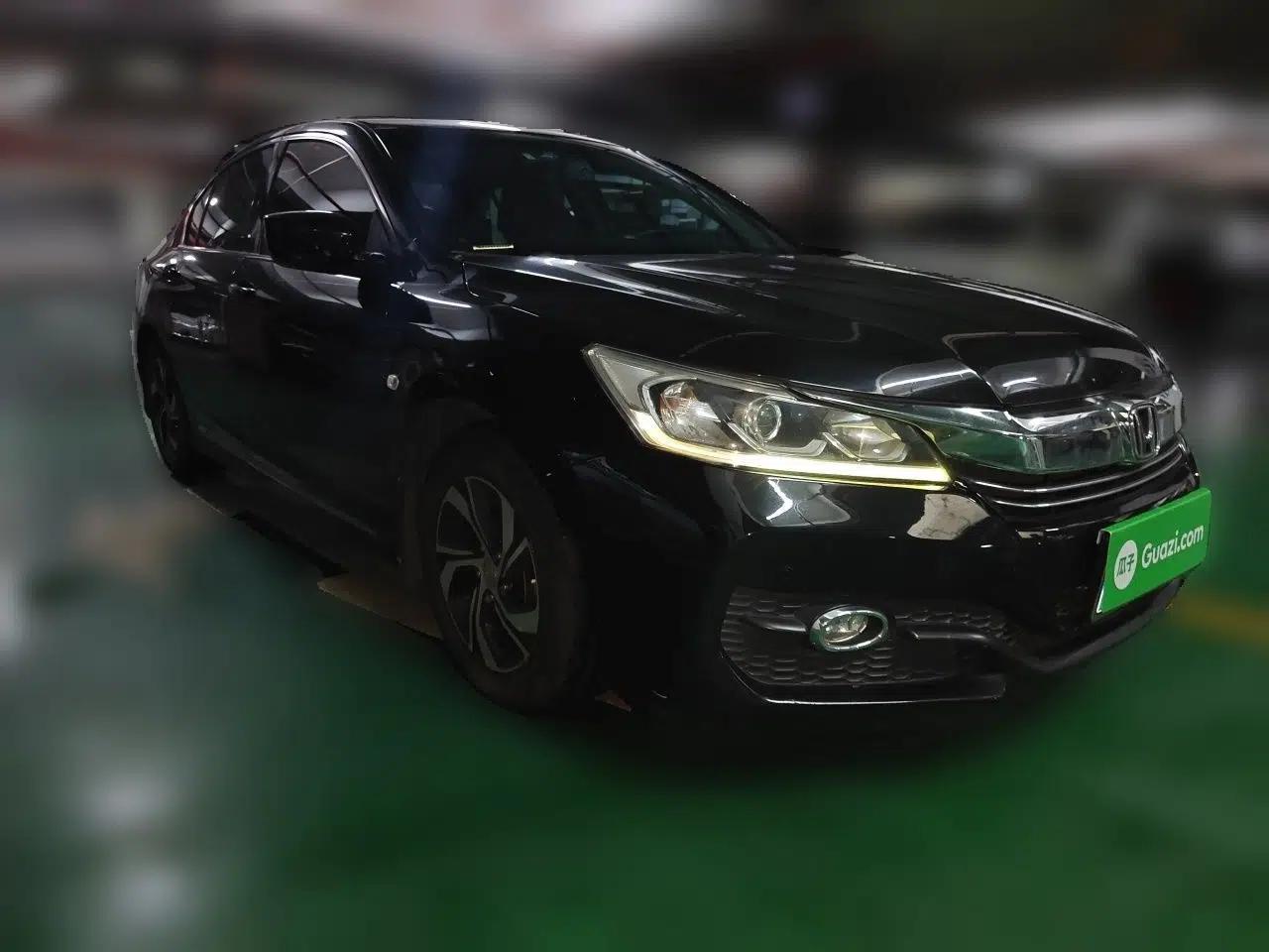 Honda Accord 2016 2.0L Comfort Edition — миниатюра 3