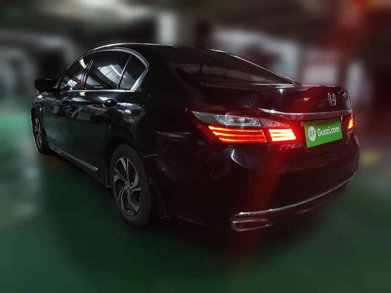 Honda Accord 2016 2.0L Comfort Edition — миниатюра 4