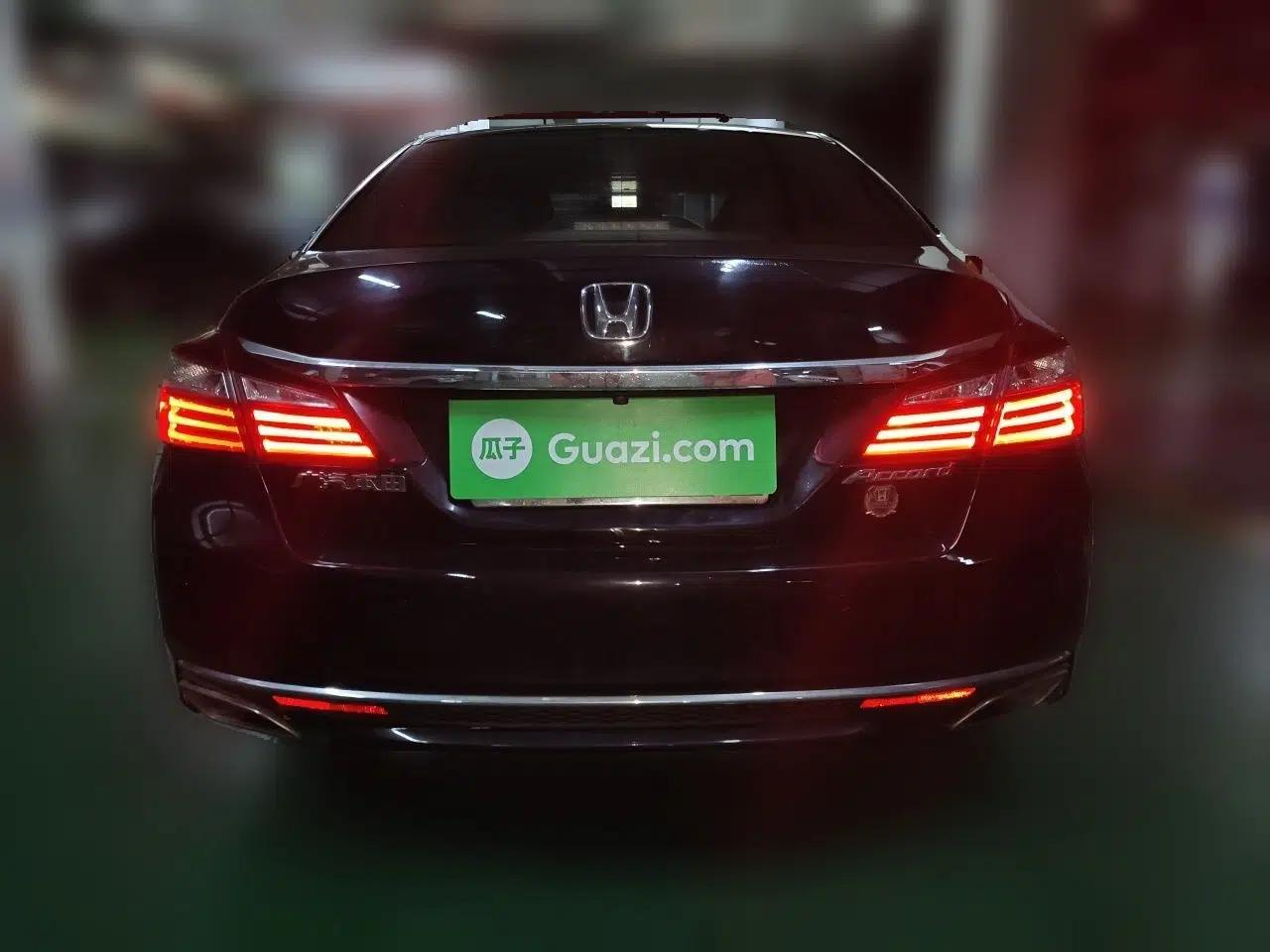 Honda Accord 2016 2.0L Comfort Edition — миниатюра 5