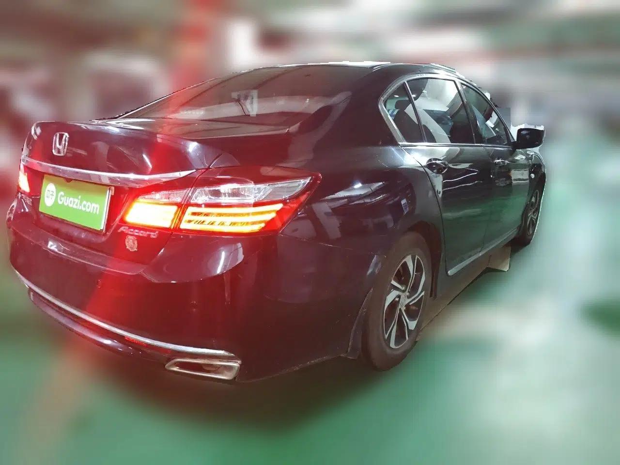 Honda Accord 2016 2.0L Comfort Edition — миниатюра 6