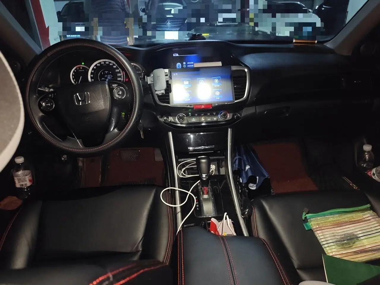 Honda Accord 2016 2.0L Comfort Edition — миниатюра 9