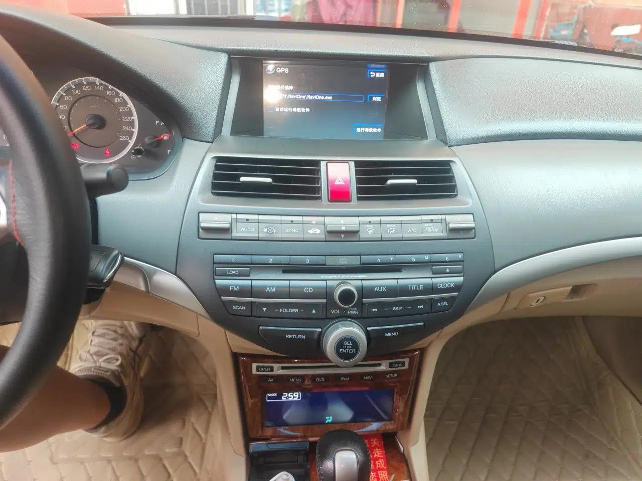 Honda Accord 2012 2.0L SE — миниатюра 13