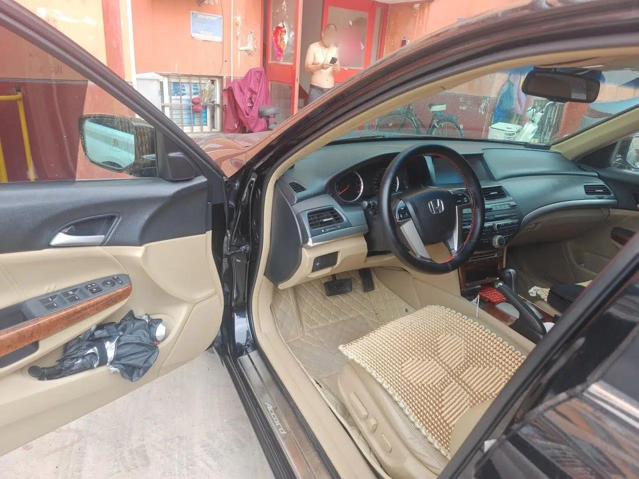Honda Accord 2012 2.0L SE — миниатюра 16