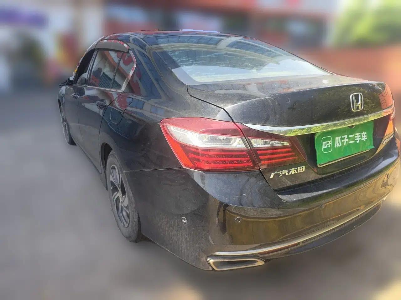 Honda Accord 2016 2.0L Luxury Edition — миниатюра 4