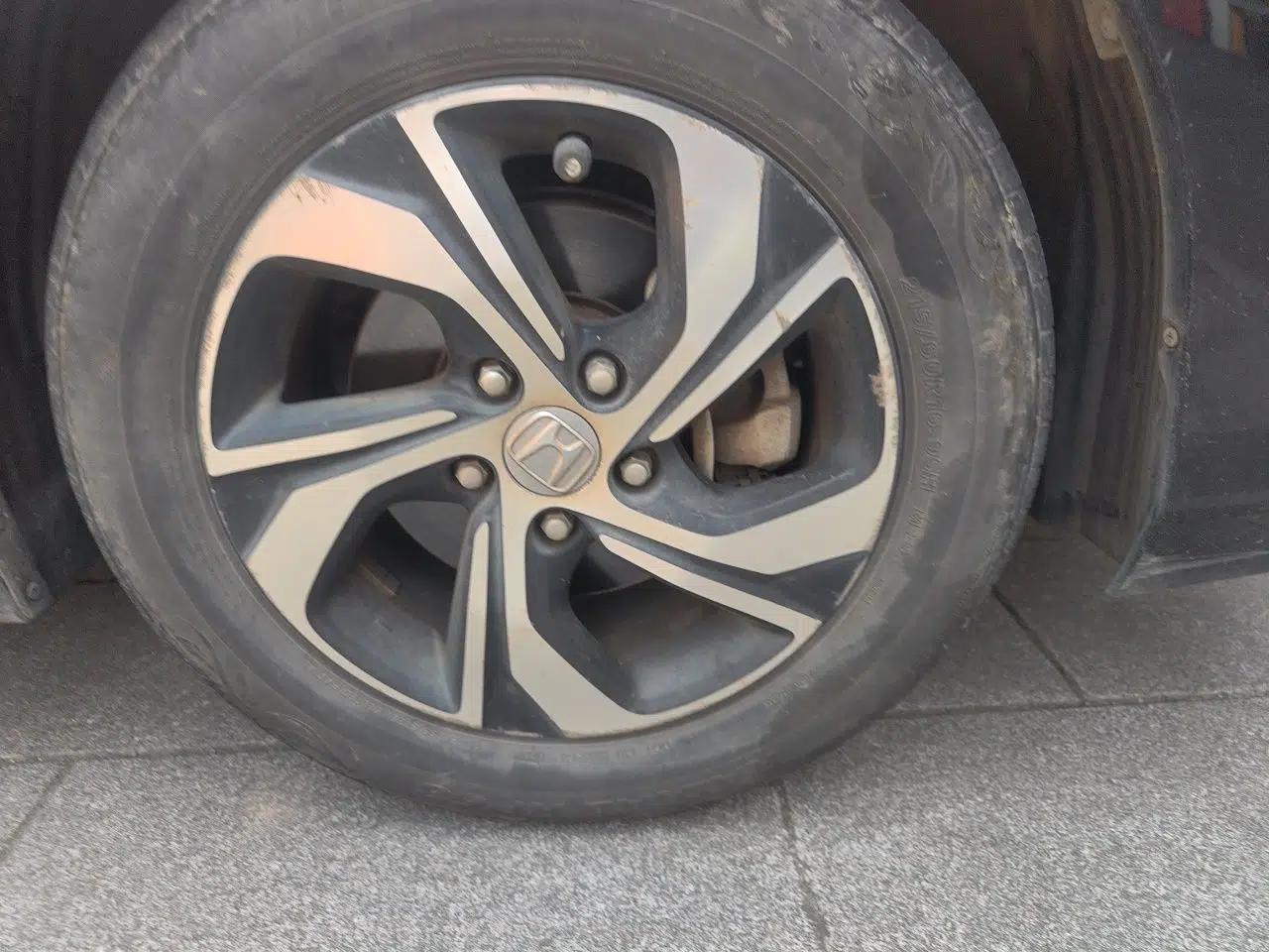 Honda Accord 2016 2.0L Luxury Edition — миниатюра 8