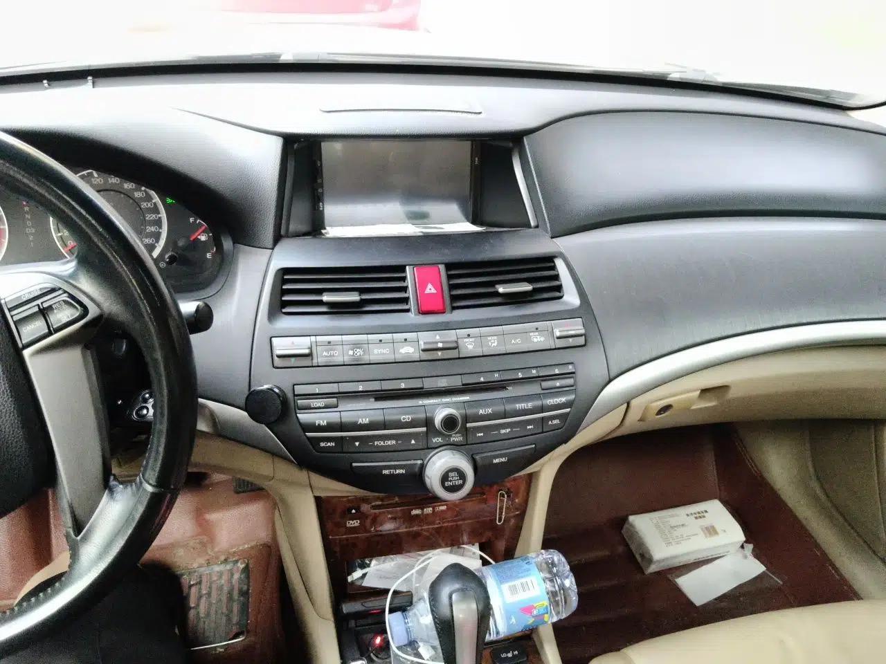 Honda Accord 2012 2.0L SE — миниатюра 13