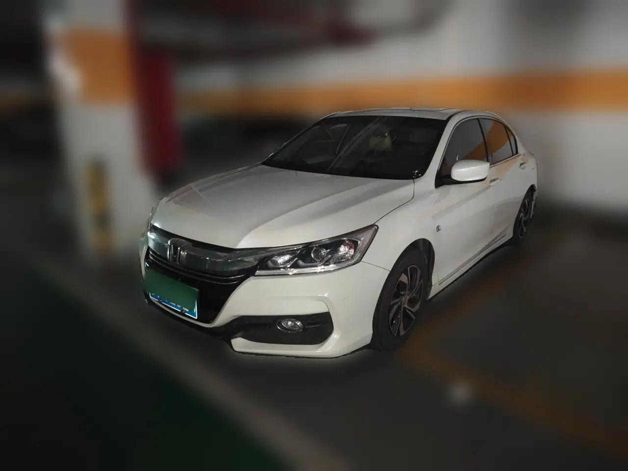 Honda Accord 2016 2.0L Comfort Edition — миниатюра 1