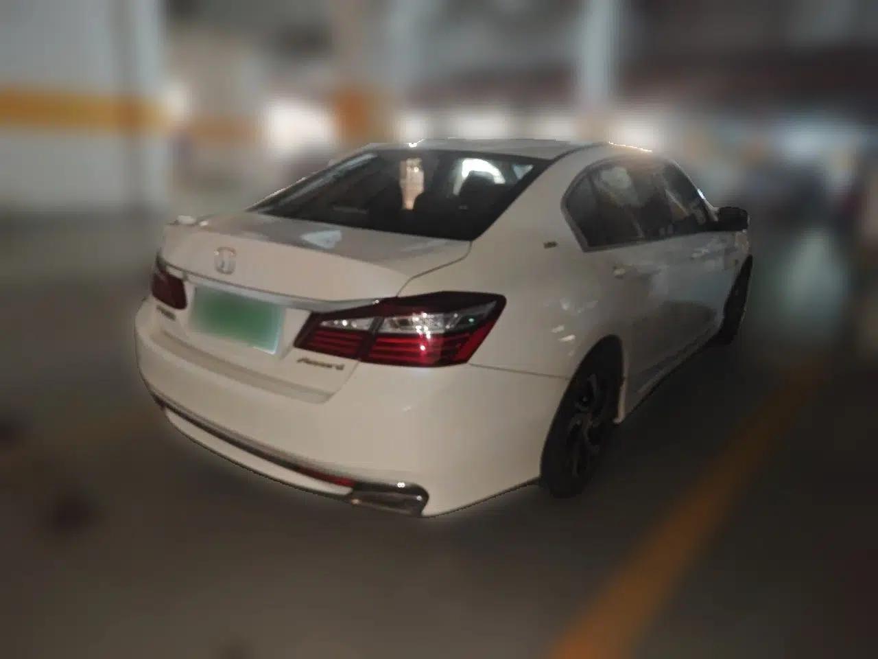 Honda Accord 2016 2.0L Comfort Edition — миниатюра 6