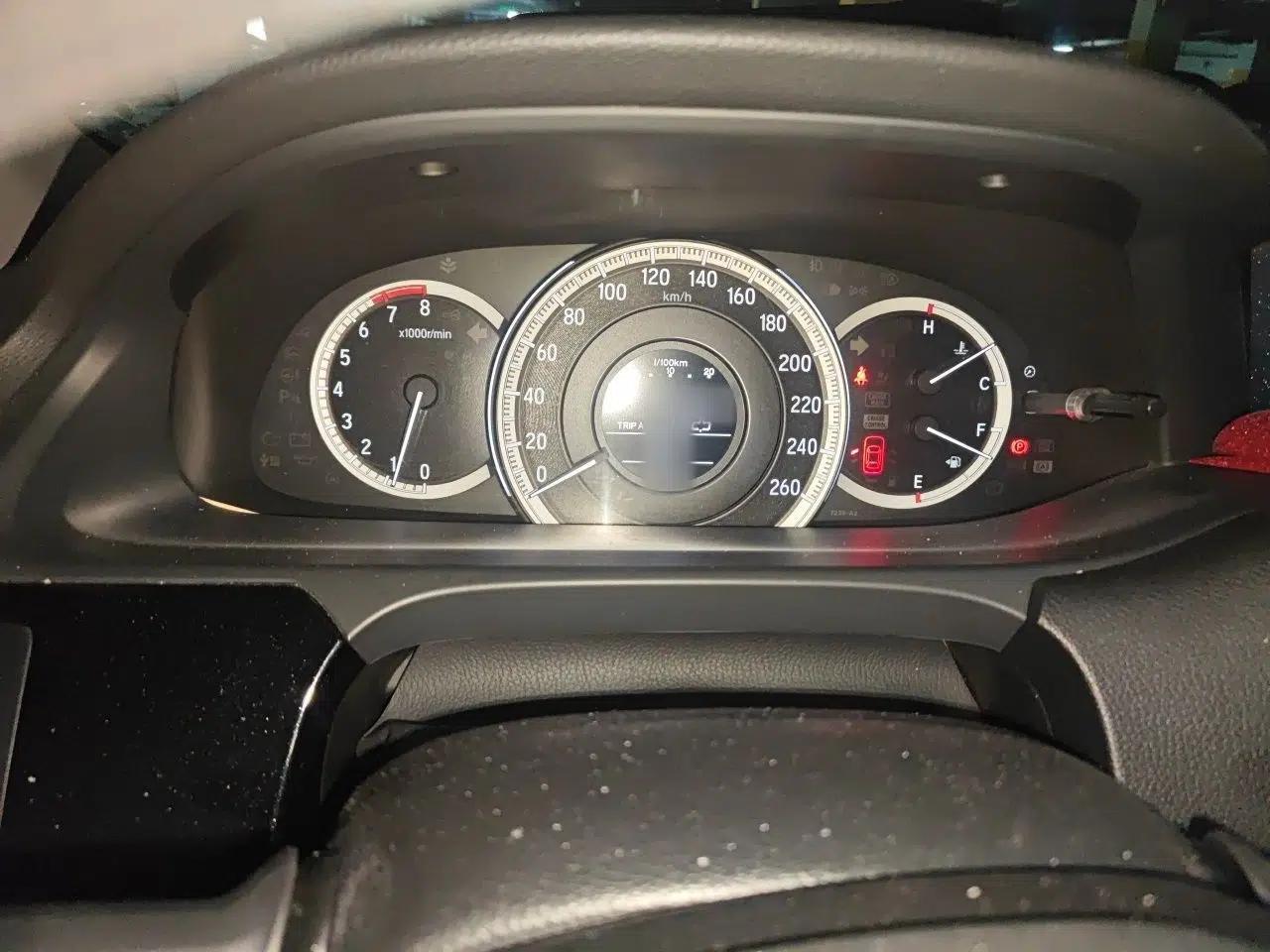 Honda Accord 2016 2.0L Comfort Edition — миниатюра 10