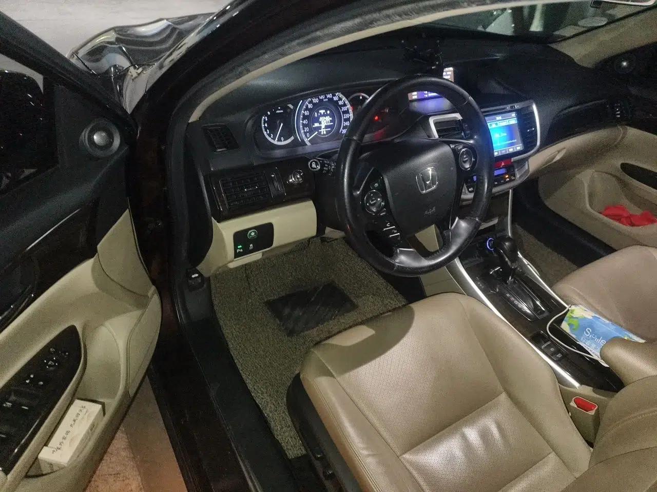 Honda Accord 2014 2.4L EX Luxury Edition — миниатюра 16