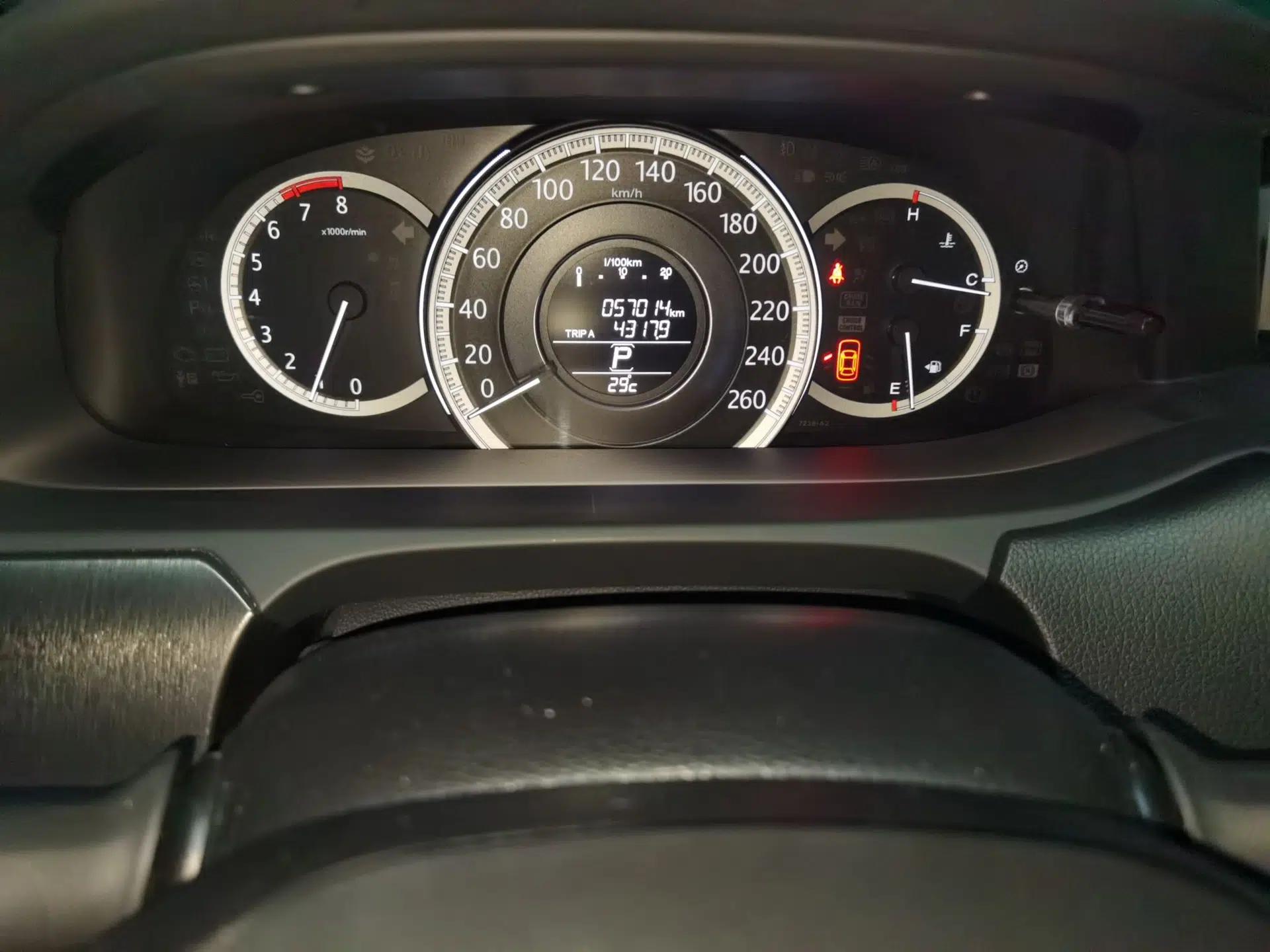 Honda Accord 2015 2.0L LXS Elite Edition — миниатюра 11