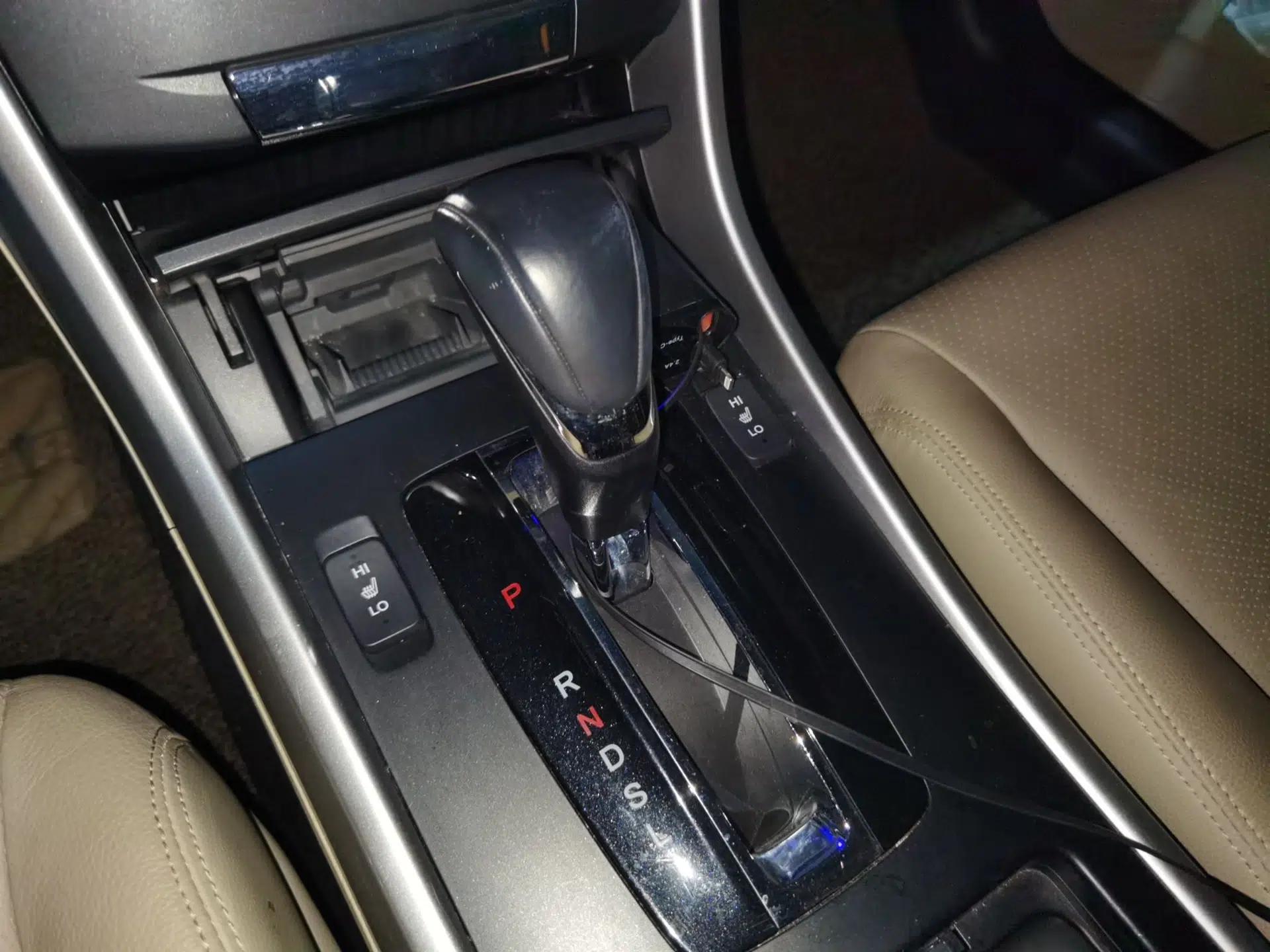 Honda Accord 2015 2.0L LXS Elite Edition — миниатюра 14
