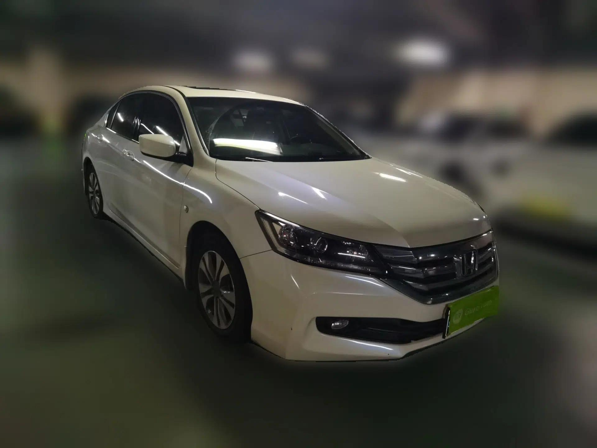 Honda Accord 2015 2.0L LXS Elite Edition — миниатюра 3