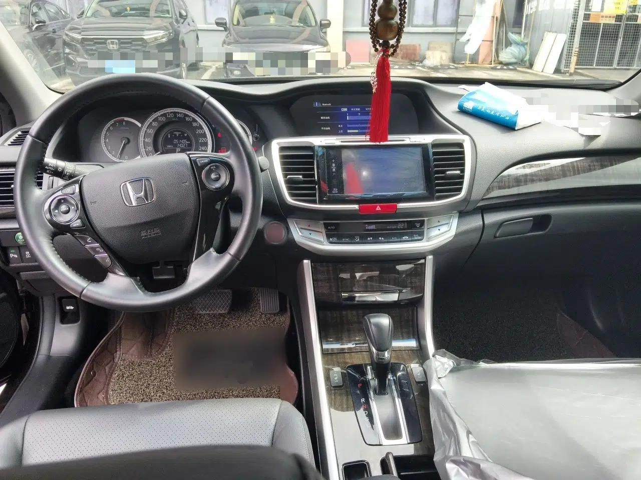 Honda Accord 2015 2.4L EX Luxury Edition — миниатюра 9