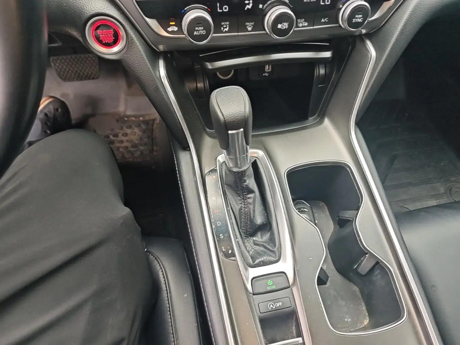Honda Accord 2018 260TURBO Elite Edition China V — миниатюра 11