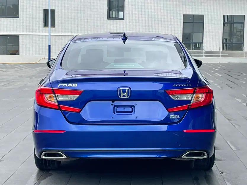 Honda Accord 2018 260TURBO Elite Edition China V — миниатюра 6