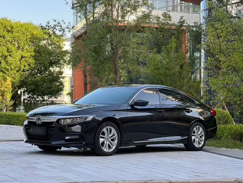 Honda Accord 2018 260TURBO Elite Edition China VI — миниатюра 1