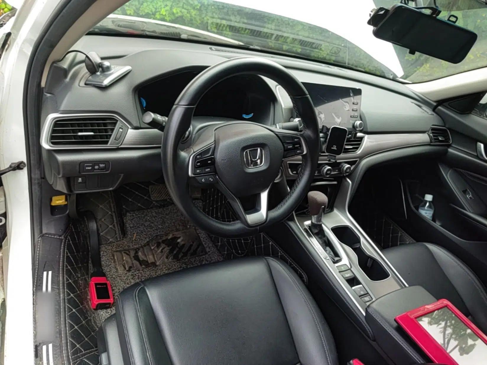 Honda Accord 2018 260TURBO Elite Edition China V — миниатюра 12