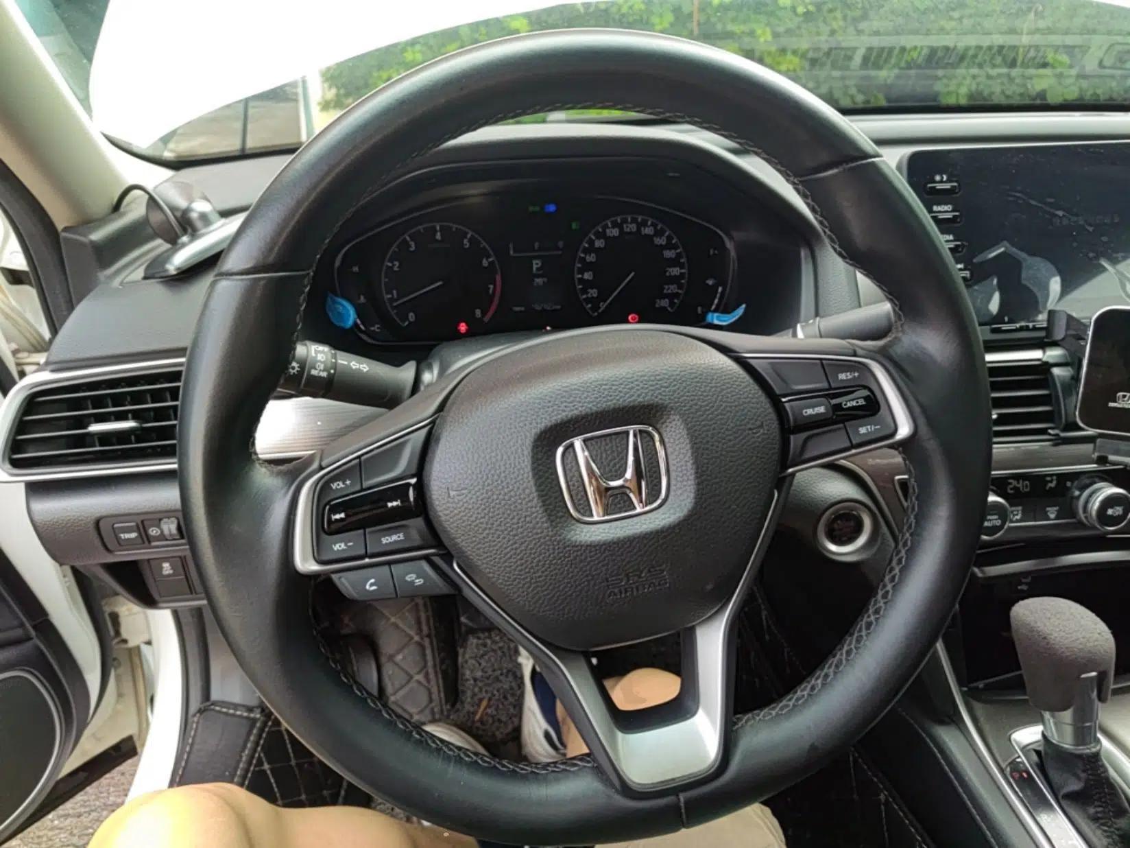 Honda Accord 2018 260TURBO Elite Edition China V — миниатюра 13