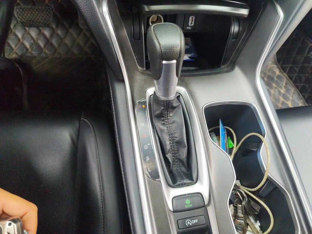 Honda Accord 2018 260TURBO Elite Edition China V — миниатюра 14