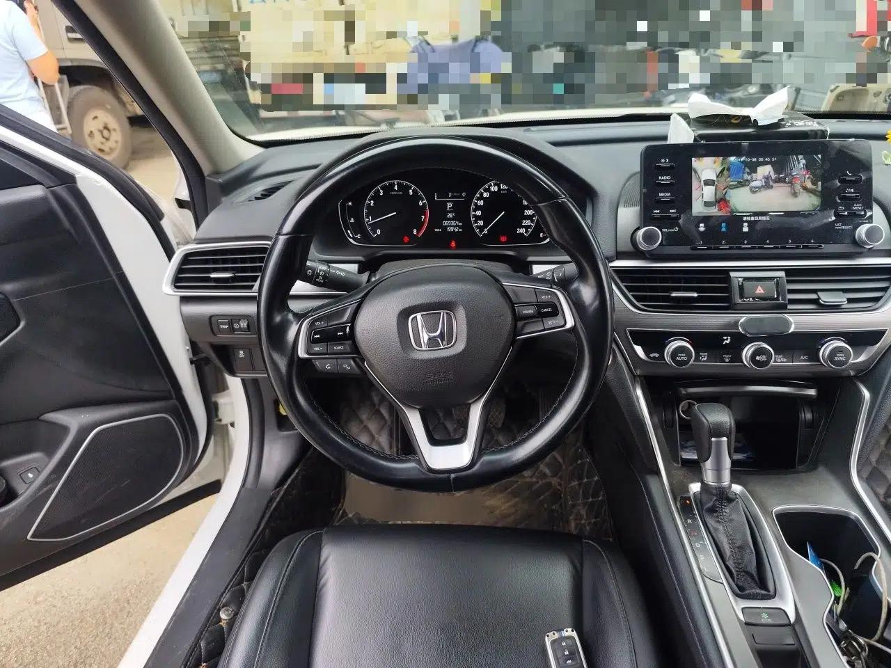 Honda Accord 2018 260TURBO Elite Edition China V — миниатюра 10