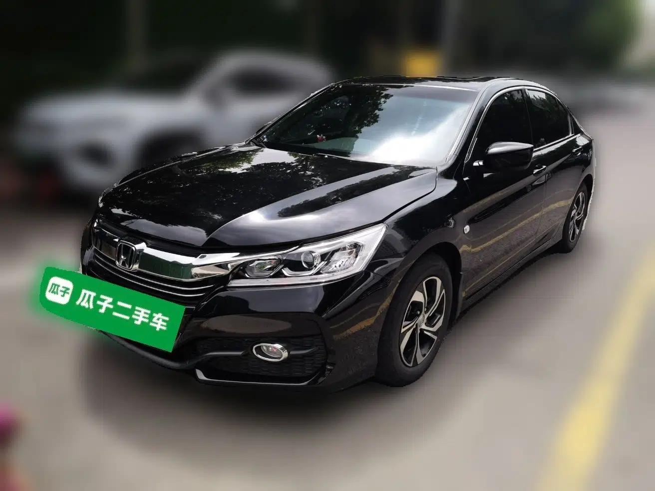 Honda Accord 2016 2.0L Elite Edition — миниатюра 1