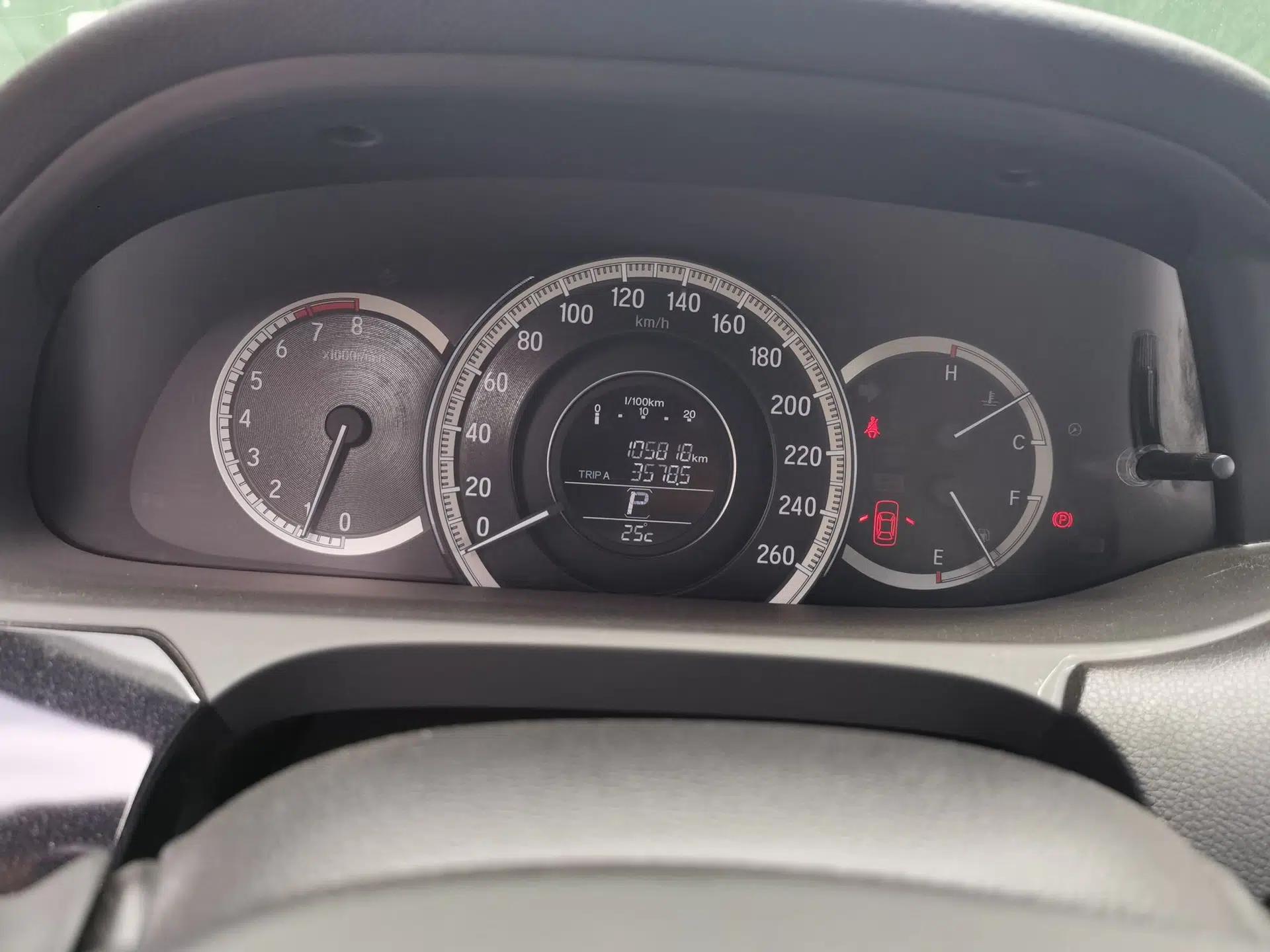 Honda Accord 2016 2.0L Elite Edition — миниатюра 11