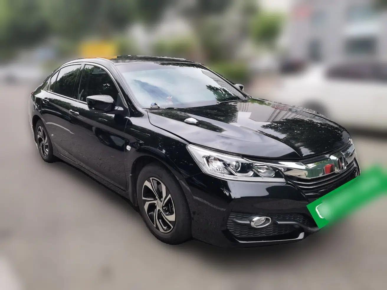 Honda Accord 2016 2.0L Elite Edition — миниатюра 3
