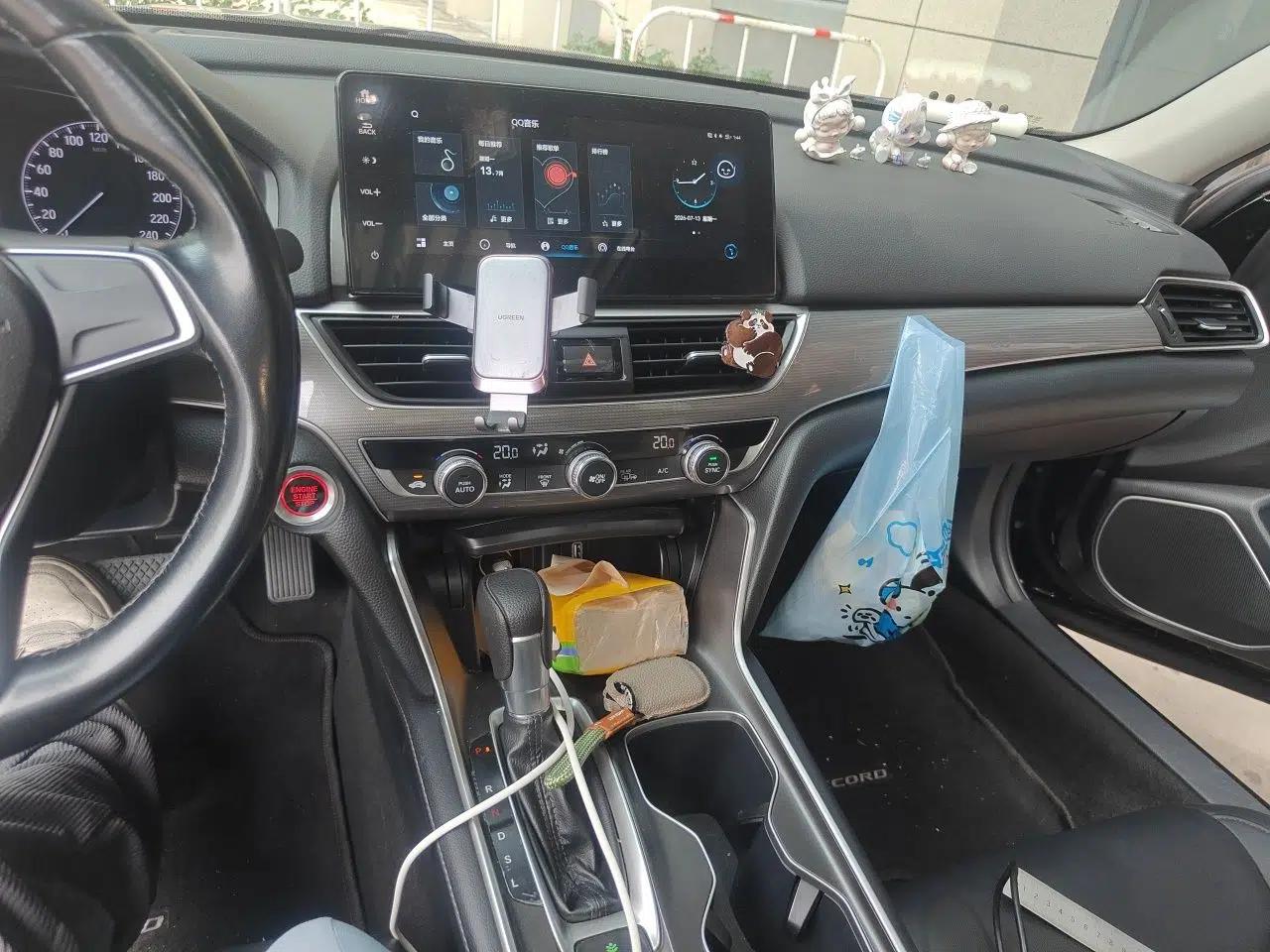 Honda Accord 2022 260TURBO Luxury Edition — миниатюра 13