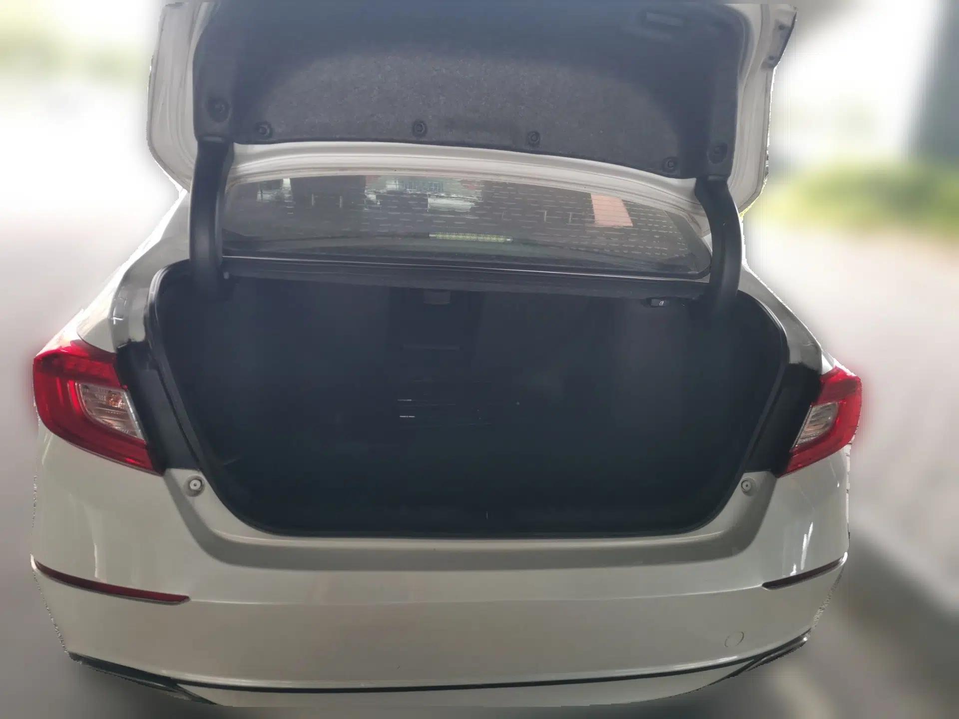 Honda Accord 2018 260TURBO Elite Edition China V — миниатюра 19