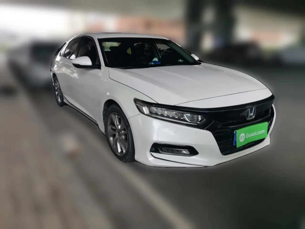 Honda Accord 2018 260TURBO Elite Edition China V — миниатюра 3