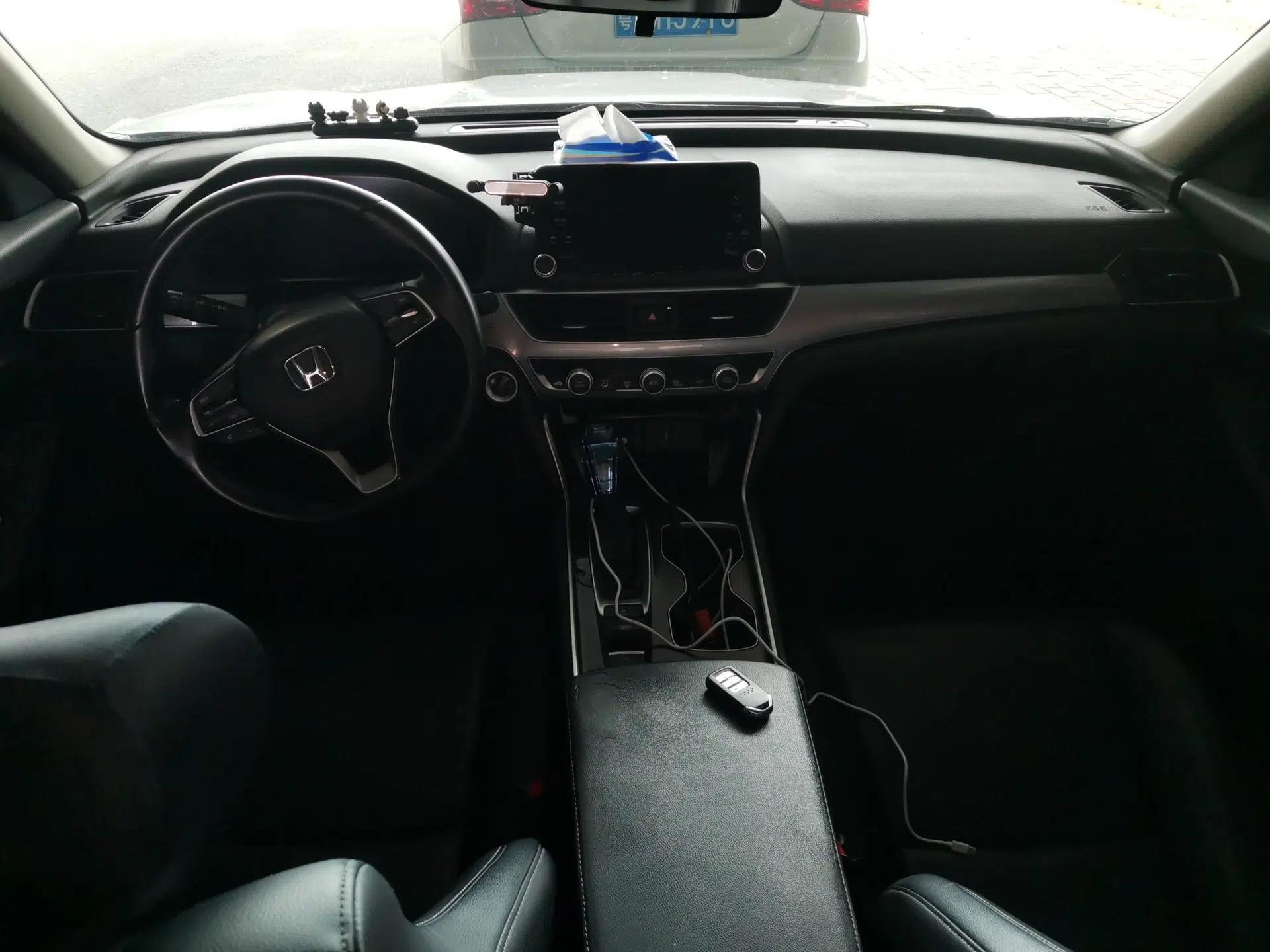Honda Accord 2018 260TURBO Elite Edition China V — миниатюра 9