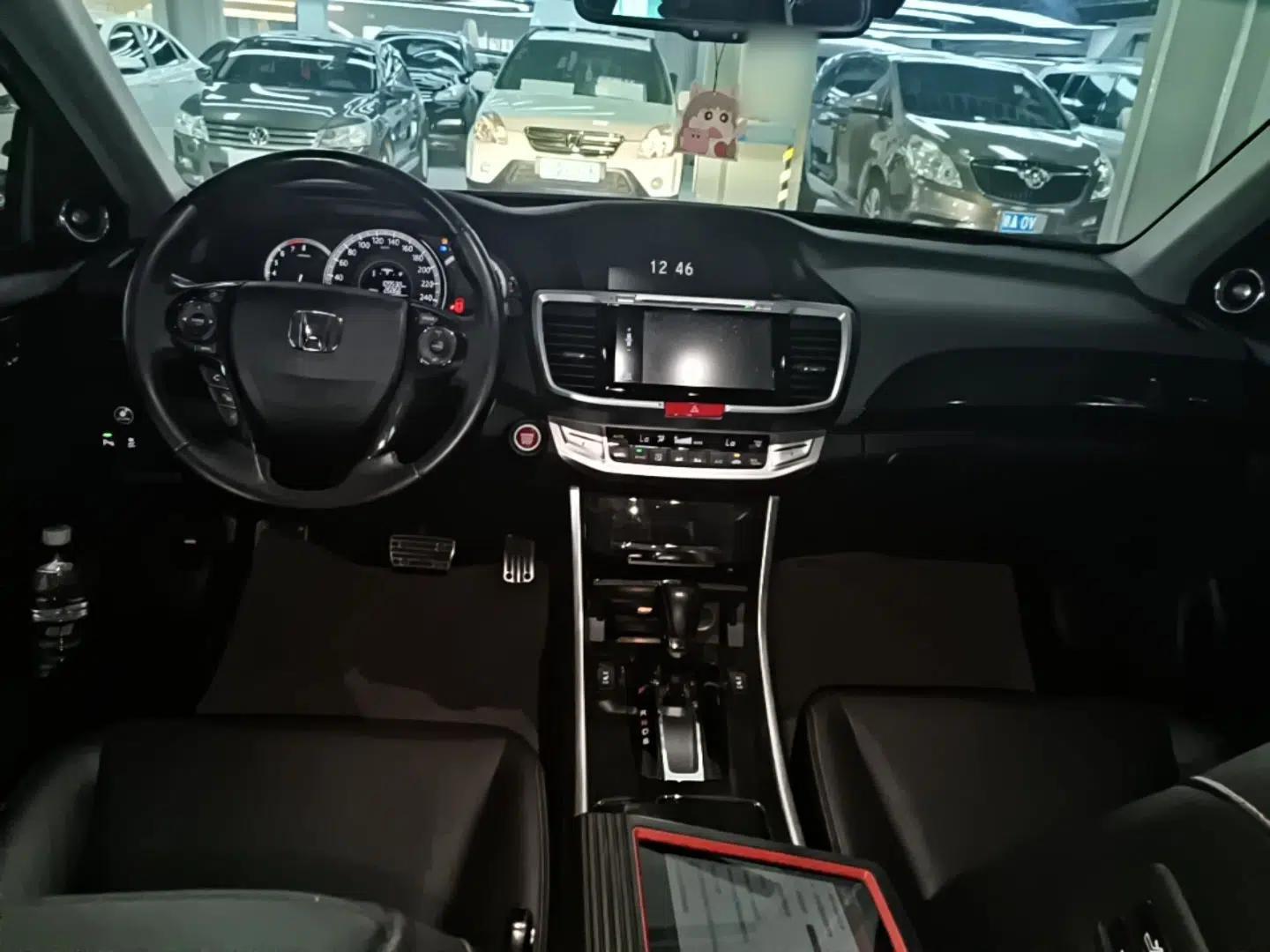 Honda Accord 2015 3.0L VTI Prestige Edition — миниатюра 12
