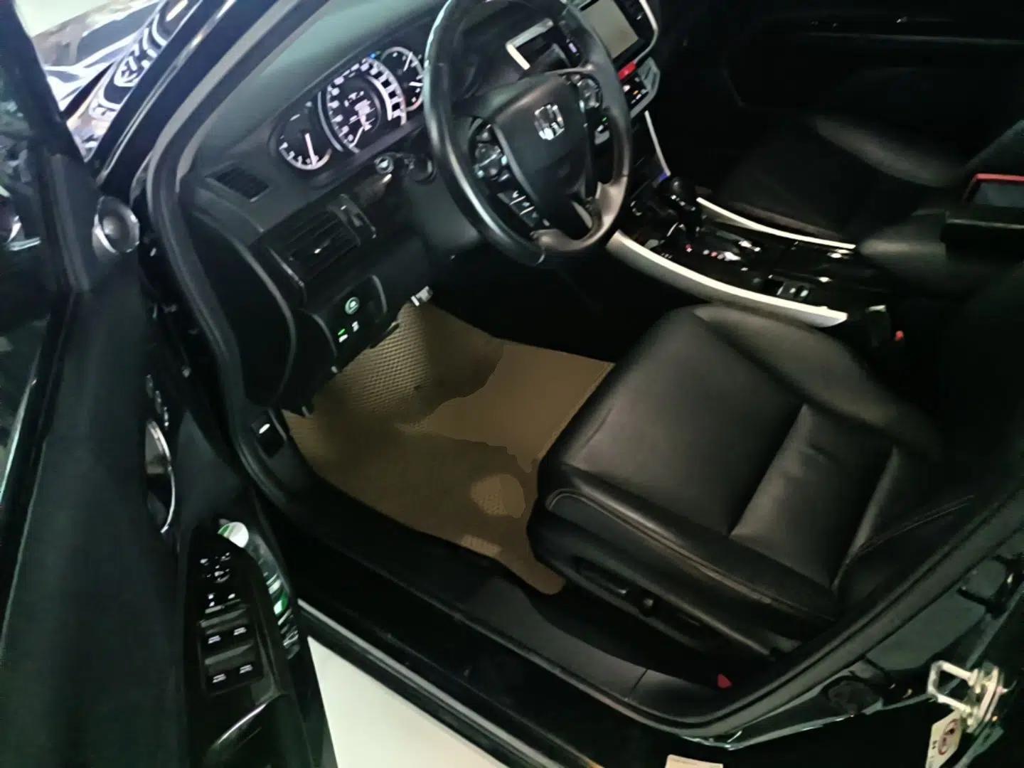 Honda Accord 2015 3.0L VTI Prestige Edition — миниатюра 18