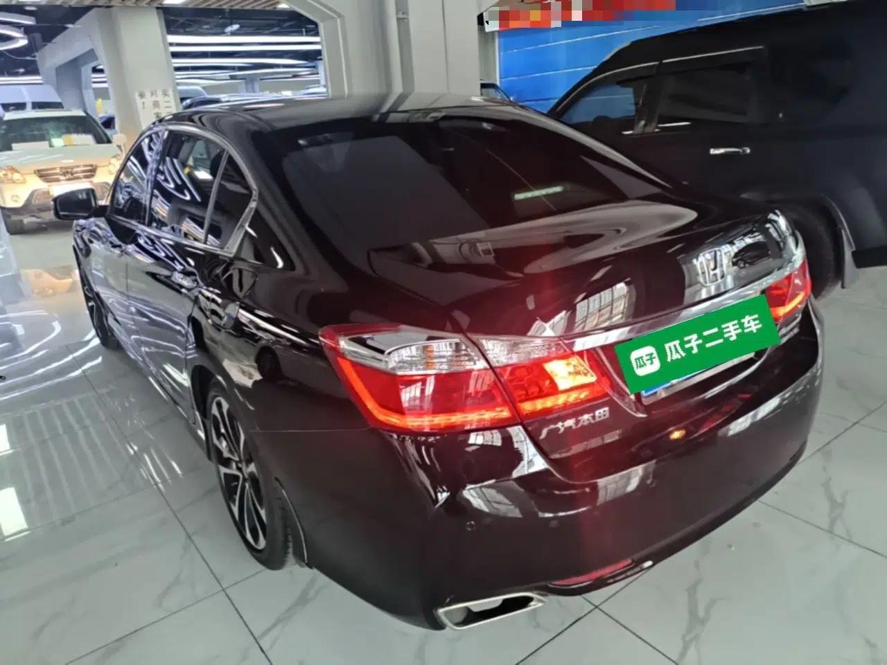 Honda Accord 2015 3.0L VTI Prestige Edition — миниатюра 4