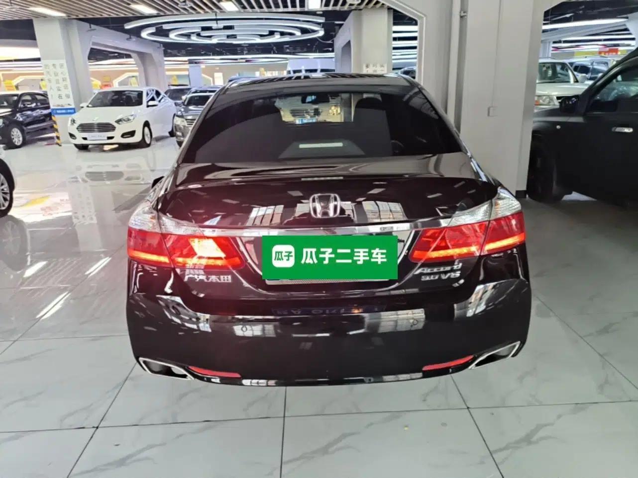 Honda Accord 2015 3.0L VTI Prestige Edition — миниатюра 5