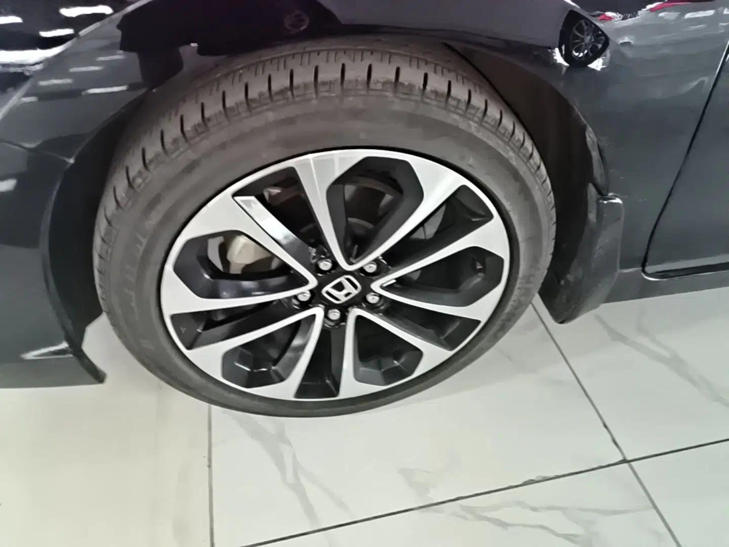 Honda Accord 2015 3.0L VTI Prestige Edition — миниатюра 10