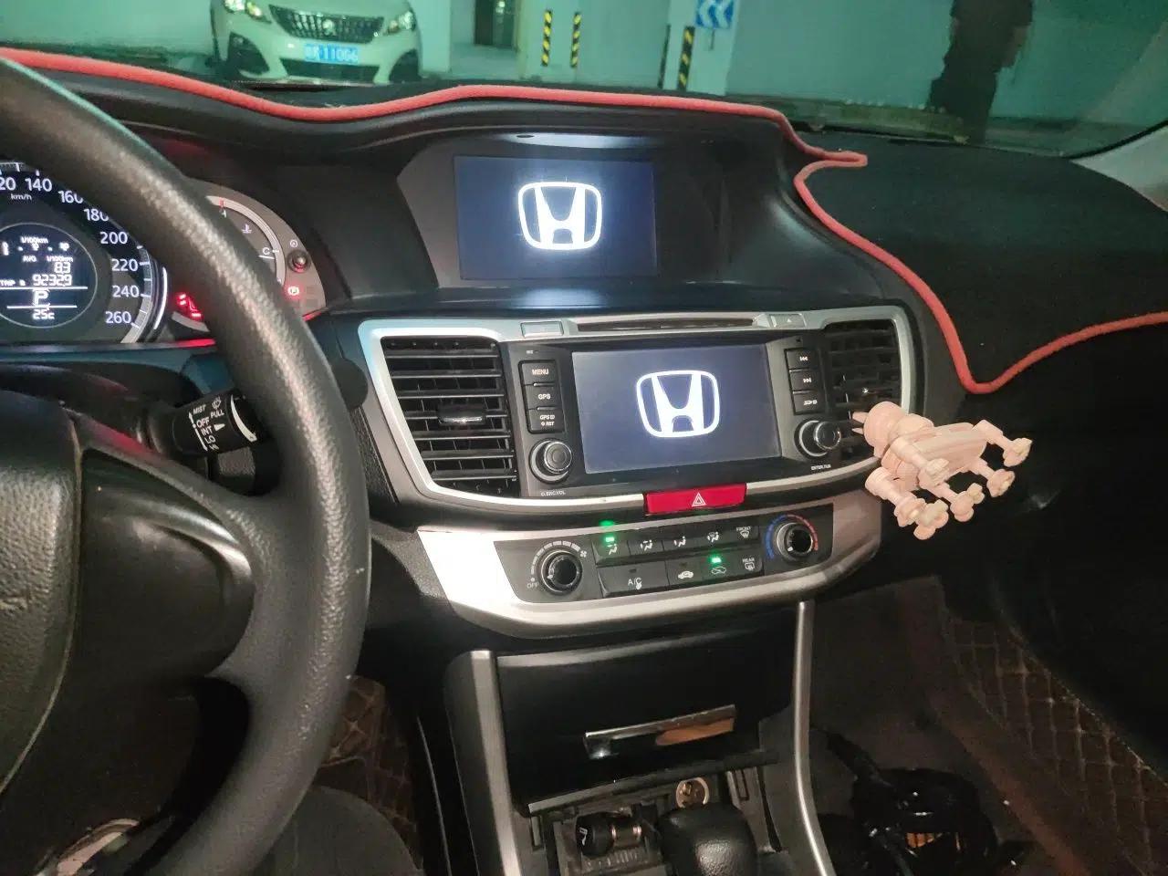 Honda Accord 2015 2.0L LX Comfort Edition — миниатюра 13