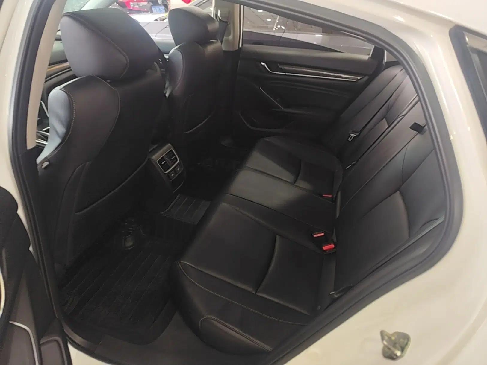 Honda Accord 2022 260TURBO Phantom Night · Prestige Edition — миниатюра 20