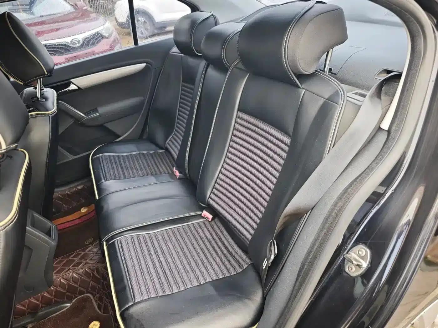 2013 Volkswagen Lavida Classic Facelift 1.6L Automatic Fashion Edition — миниатюра 10