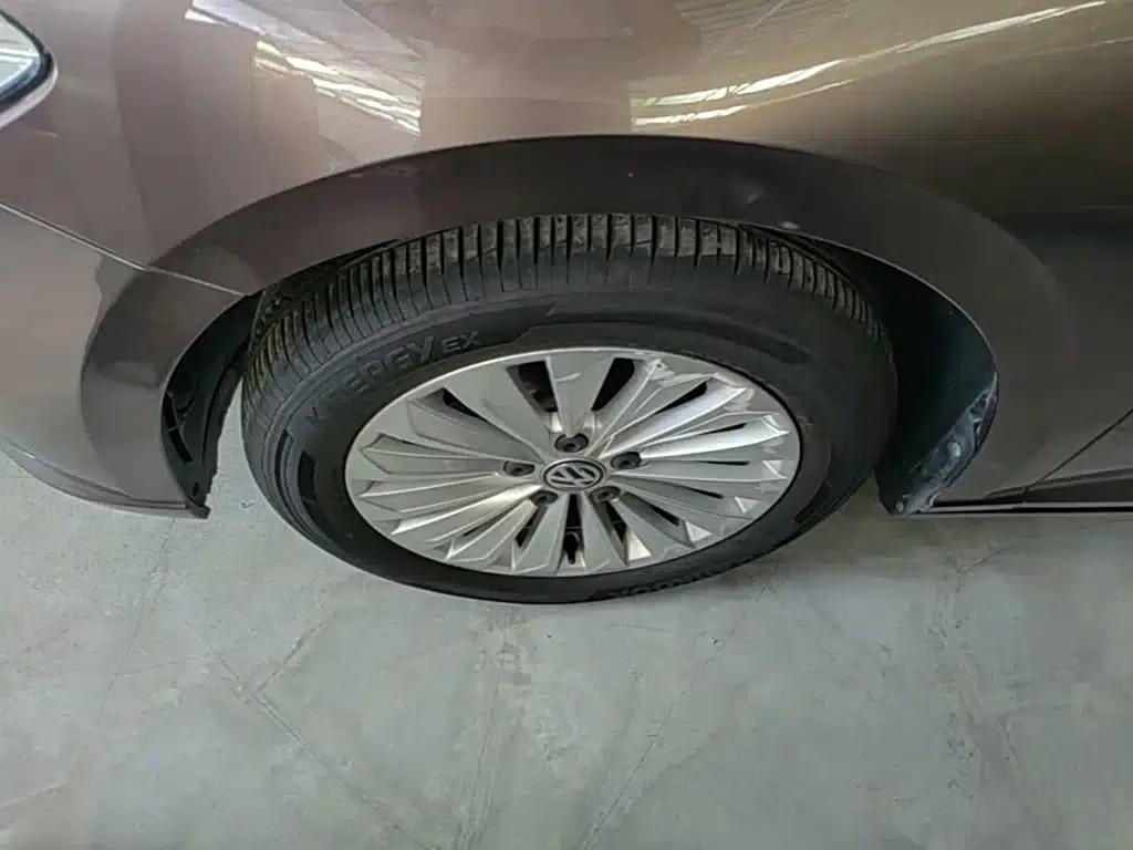 2019 Volkswagen Lavida 1.5L Automatic Comfort Edition (China VI Emission Standard) — миниатюра 23