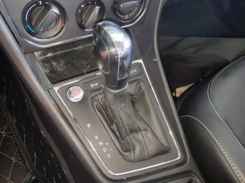 2017 Volkswagen Lavida 1.6L Automatic Comfort Edition — миниатюра 14