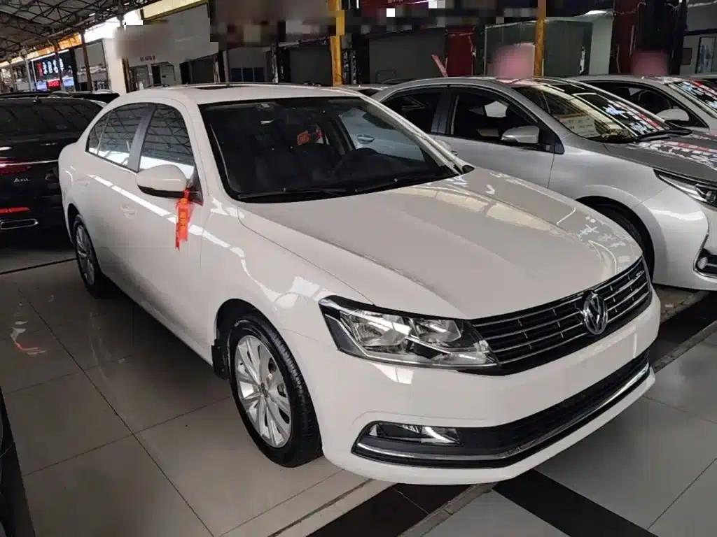 2017 Volkswagen Lavida 1.6L Automatic Comfort Edition — миниатюра 4