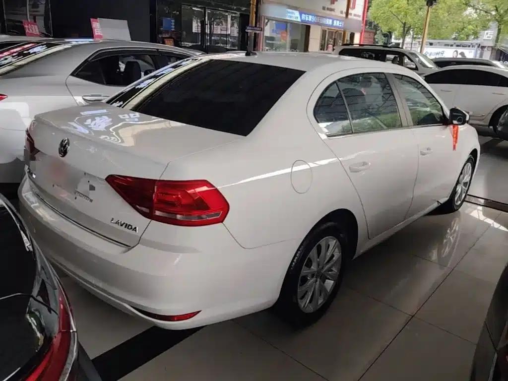 2017 Volkswagen Lavida 1.6L Automatic Comfort Edition — миниатюра 7